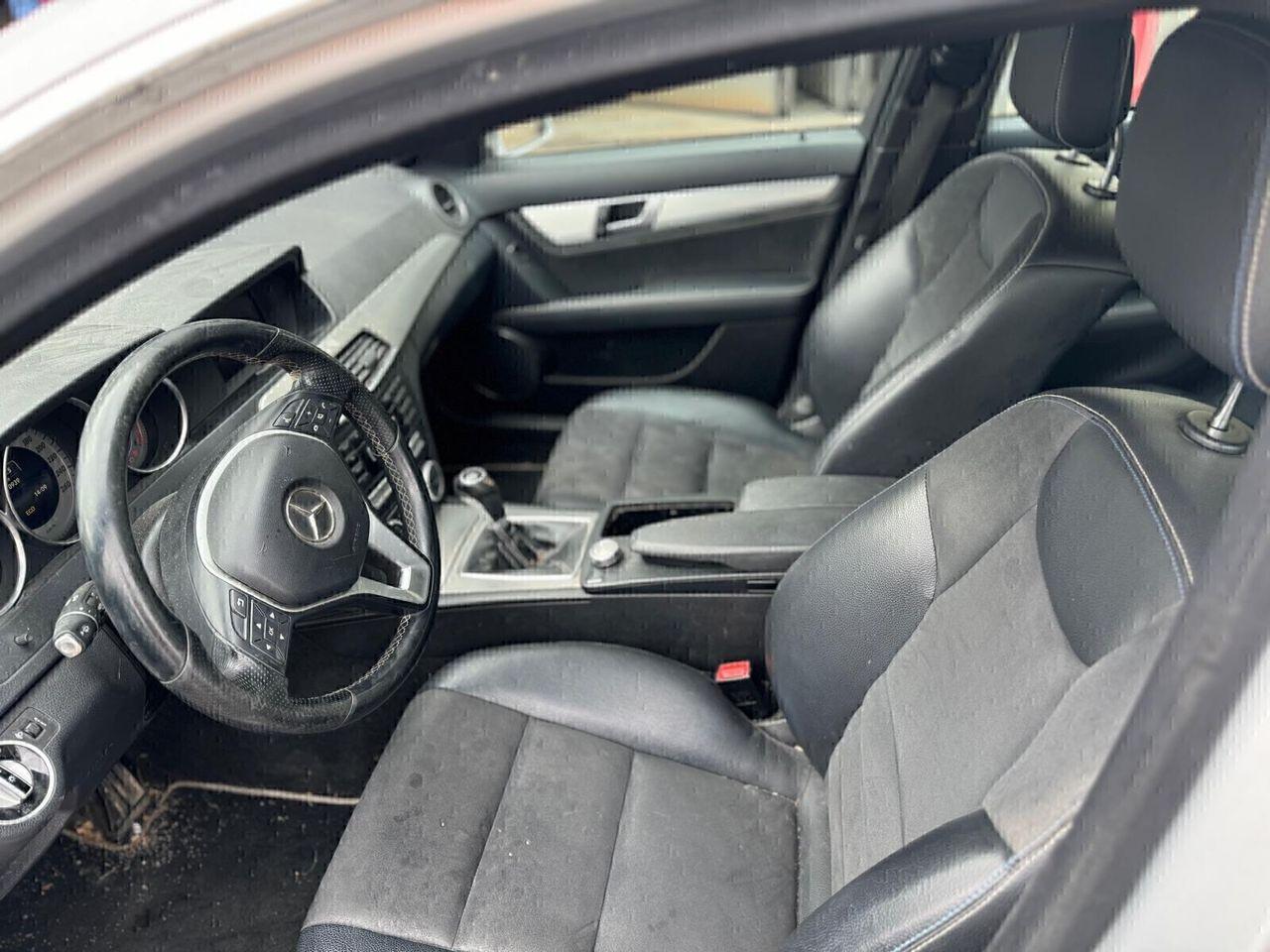 Mercedes-Benz C200 2014 — photo 13
