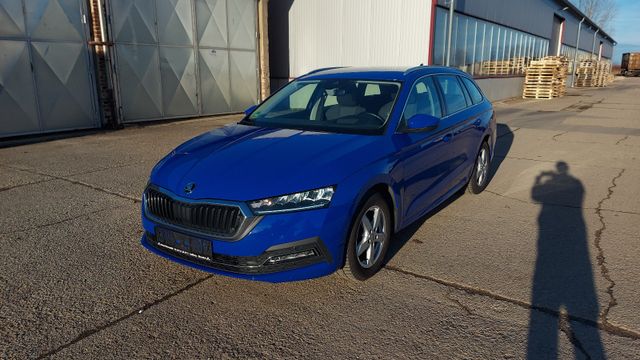 Skoda Octavia Combi 2.0 TDI LED DAB AHK Head-Up