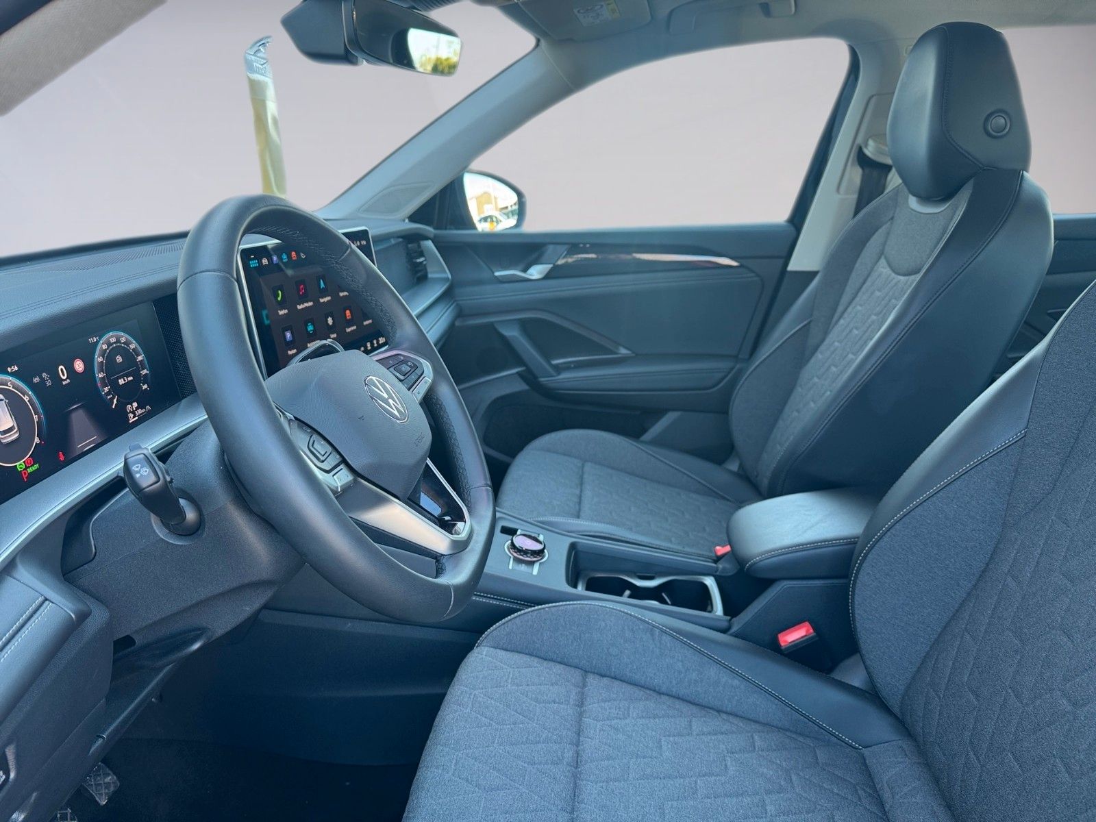 Fahrzeugabbildung Volkswagen Tayron Life 1.5 TSI