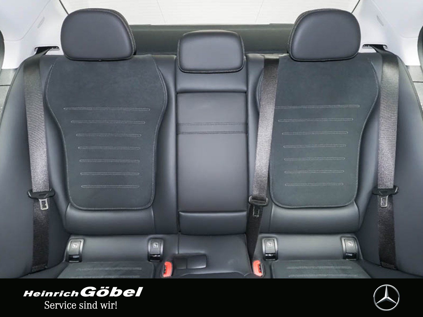 Fahrzeugabbildung Mercedes-Benz C 300 d AMG+PANO+MEMORY+LED+KAMERA+AMBIENTE