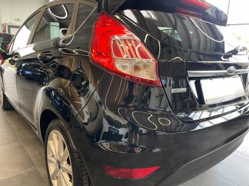 Ford Fiesta Titanium *NAVI*KLIMAAUTOMATIK*SZHZ*