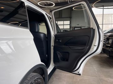 MYAUTOCENTER – Gebraucht- und Jahreswagen mit Werkstattservice in Pfaffenhofen Mitsubishi Outlander Active+ 4WD *1. Hand*AHK*Bi-LED*