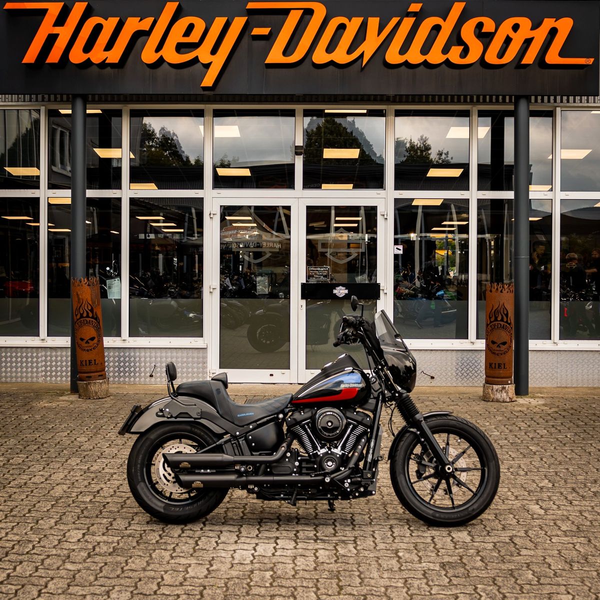 Fahrzeugabbildung Harley-Davidson FXLR LOW RIDER - JEKILL & HYDE -