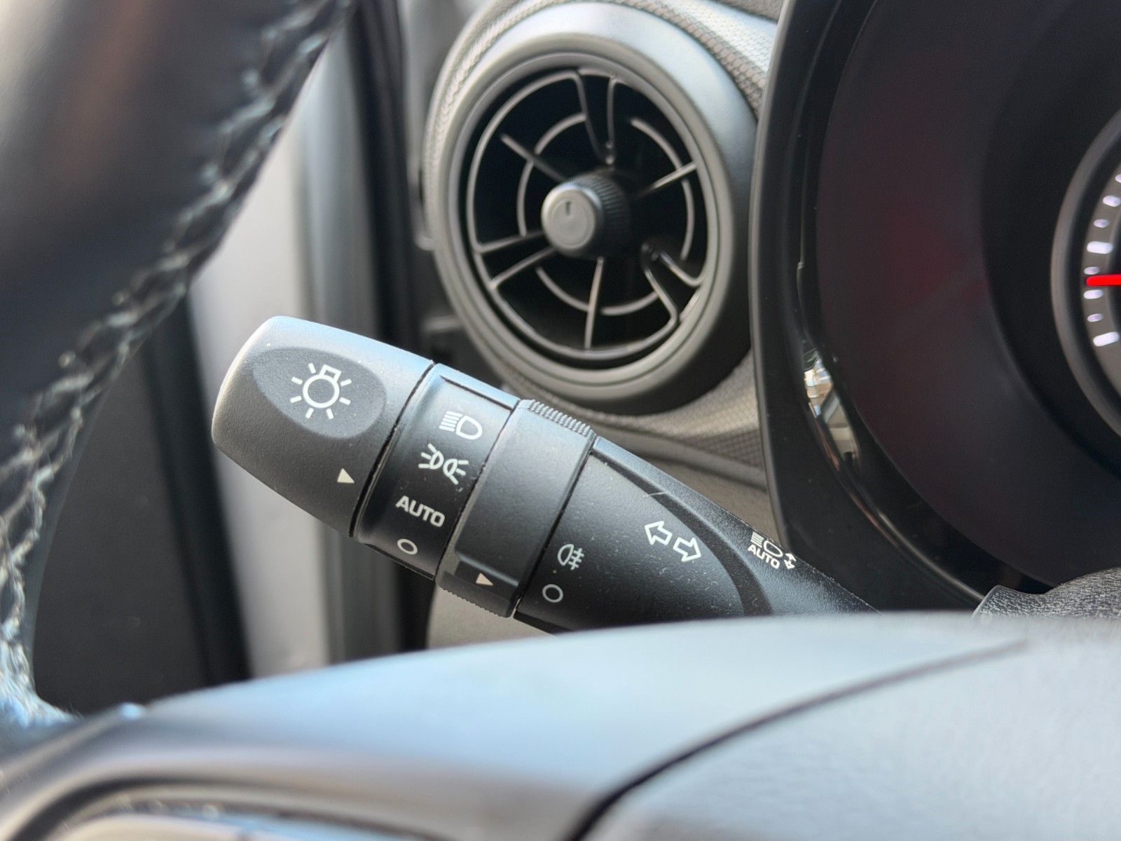 Fahrzeugabbildung Hyundai i10 Trend 84PS Automatik/PDC/SHZ!