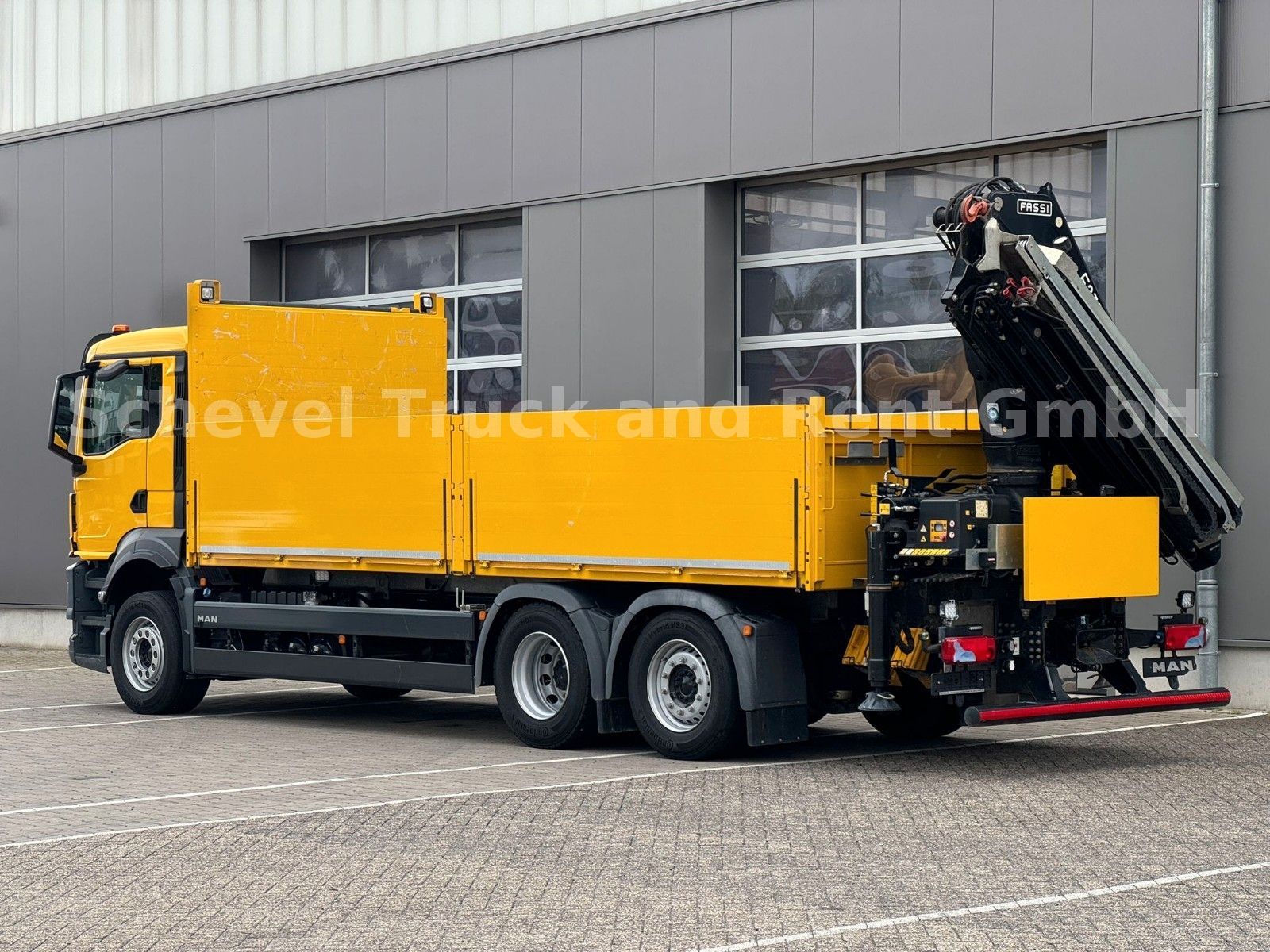 Fahrzeugabbildung MAN TGS 26.430 6x2-4 Pritsche mit FASSI F235