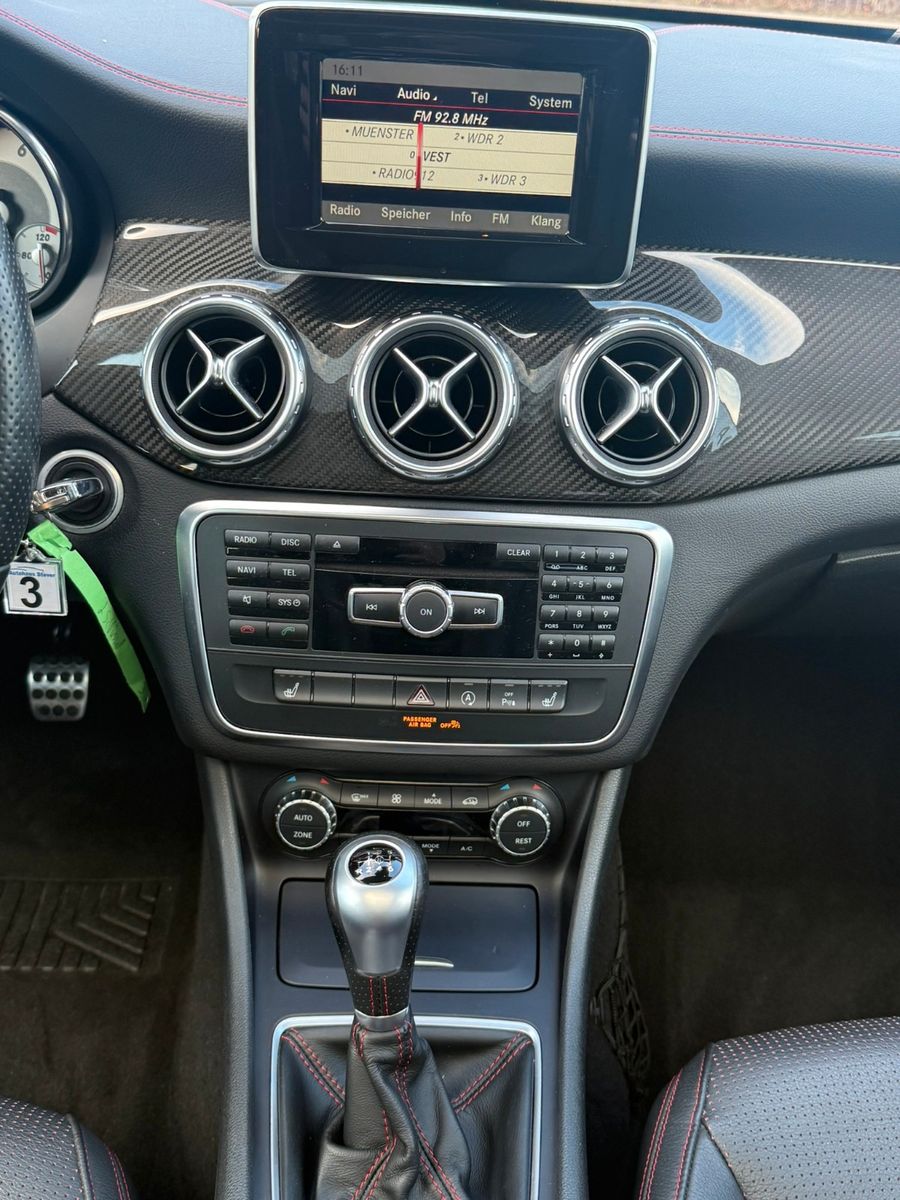 Fahrzeugabbildung Mercedes-Benz GLA 200 GLA Urban