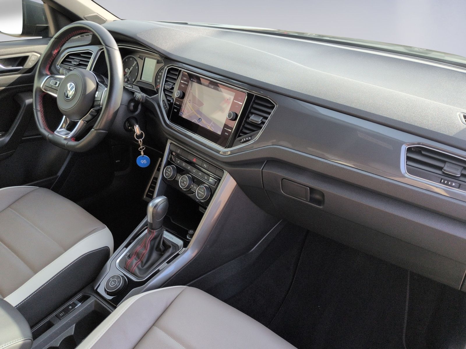 T-Roc 2.0 TSI 4M DSG Sport STHZ+KAMERA+LEDER