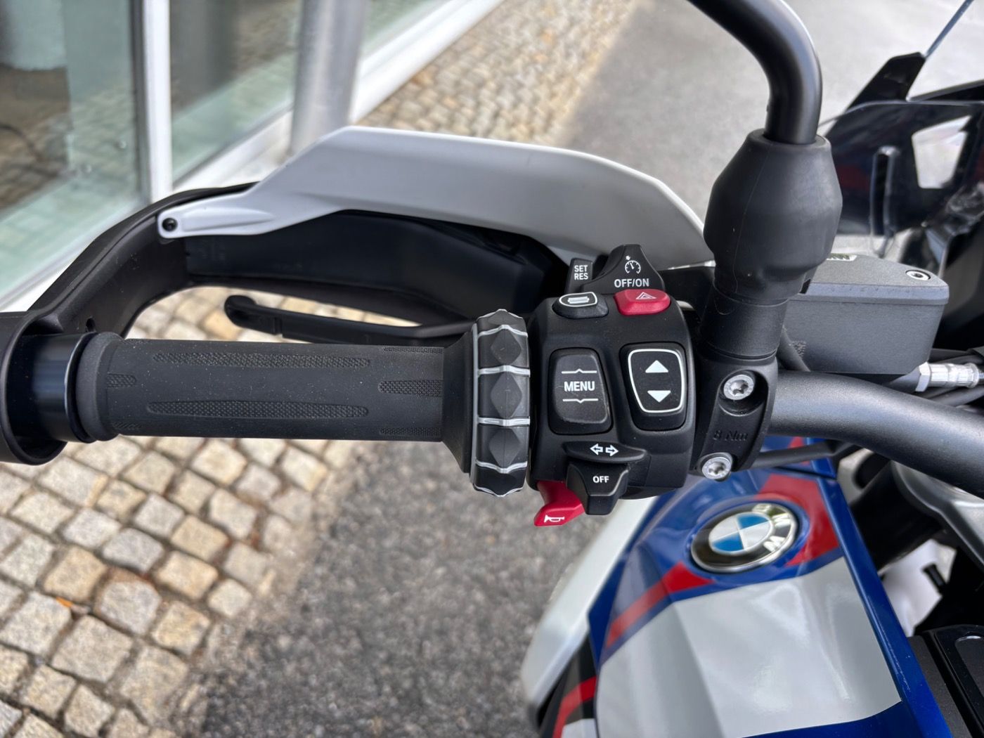 Fahrzeugabbildung BMW R 1300 GS Trophy 4 Pakete Fahrzeughöhenregelung