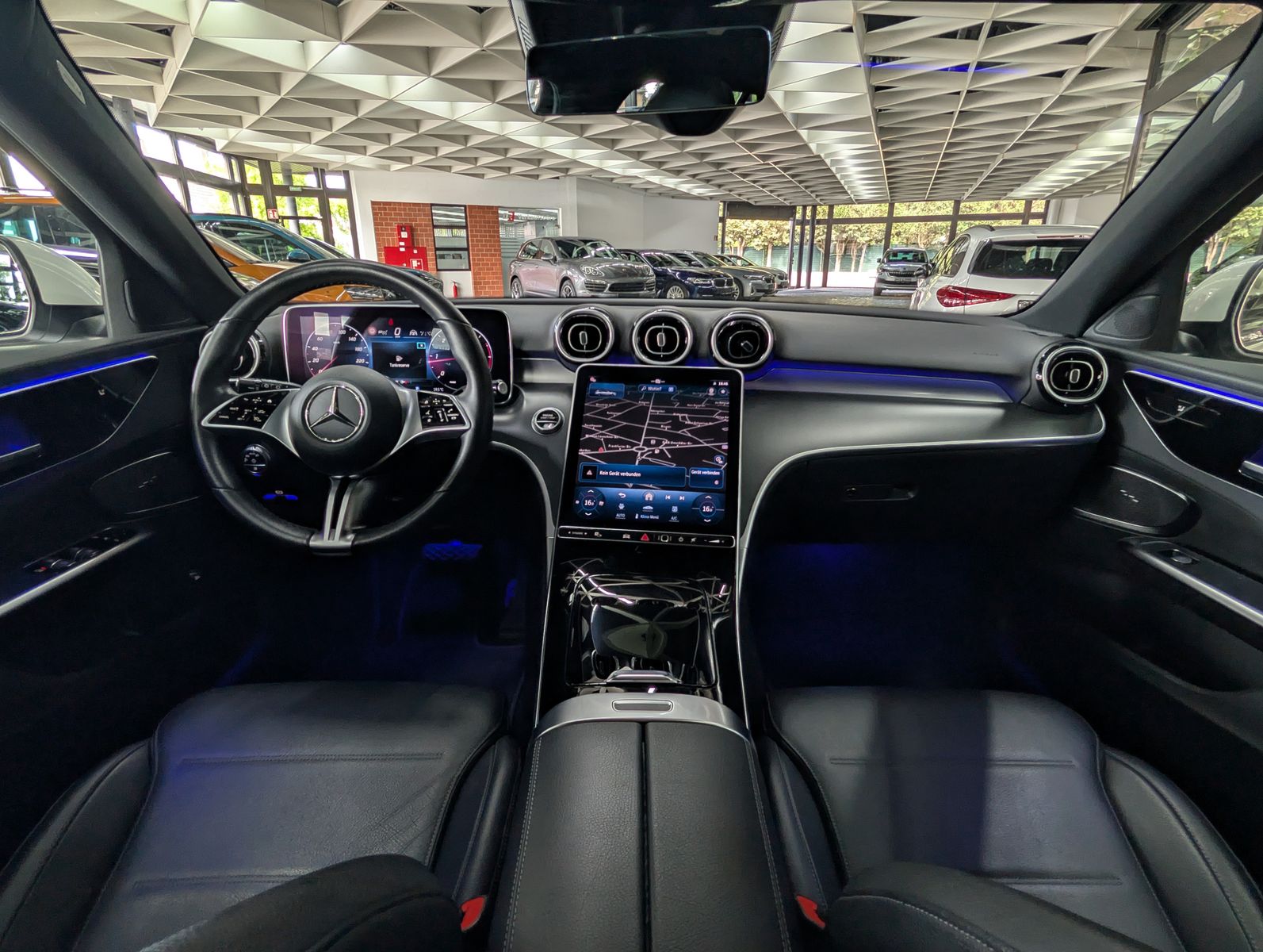 Fahrzeugabbildung Mercedes-Benz C 200 d T Avantgarde AHK PANO MBUX LEDER BURMEST