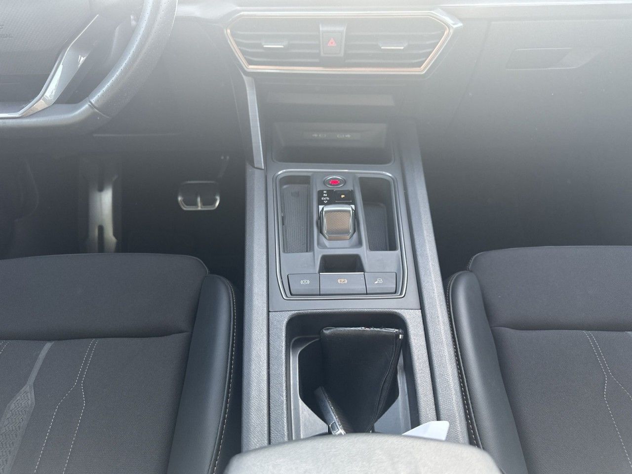 Fahrzeugabbildung CUPRA Leon 1.5 eTSI 150 PS DSG