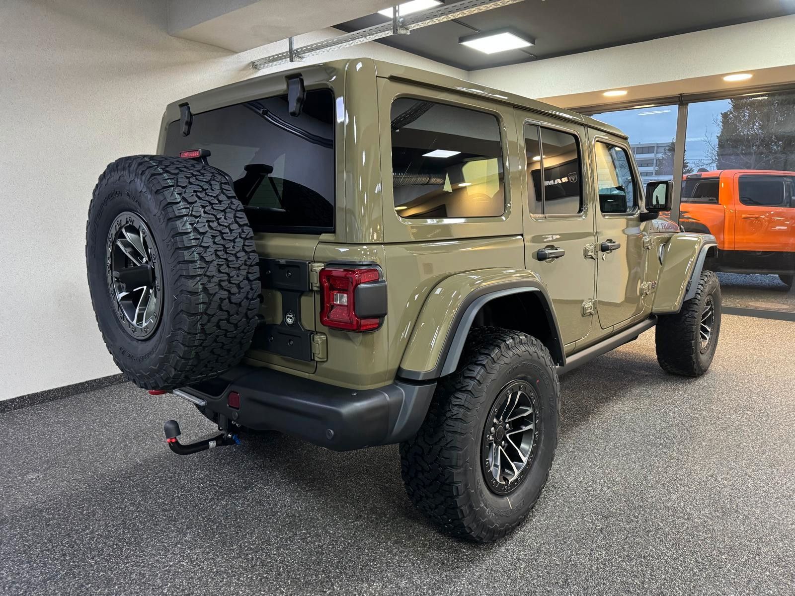 Fahrzeugabbildung Jeep RUBICON X 3.6L-V6-CAM-HARDTOP-35"