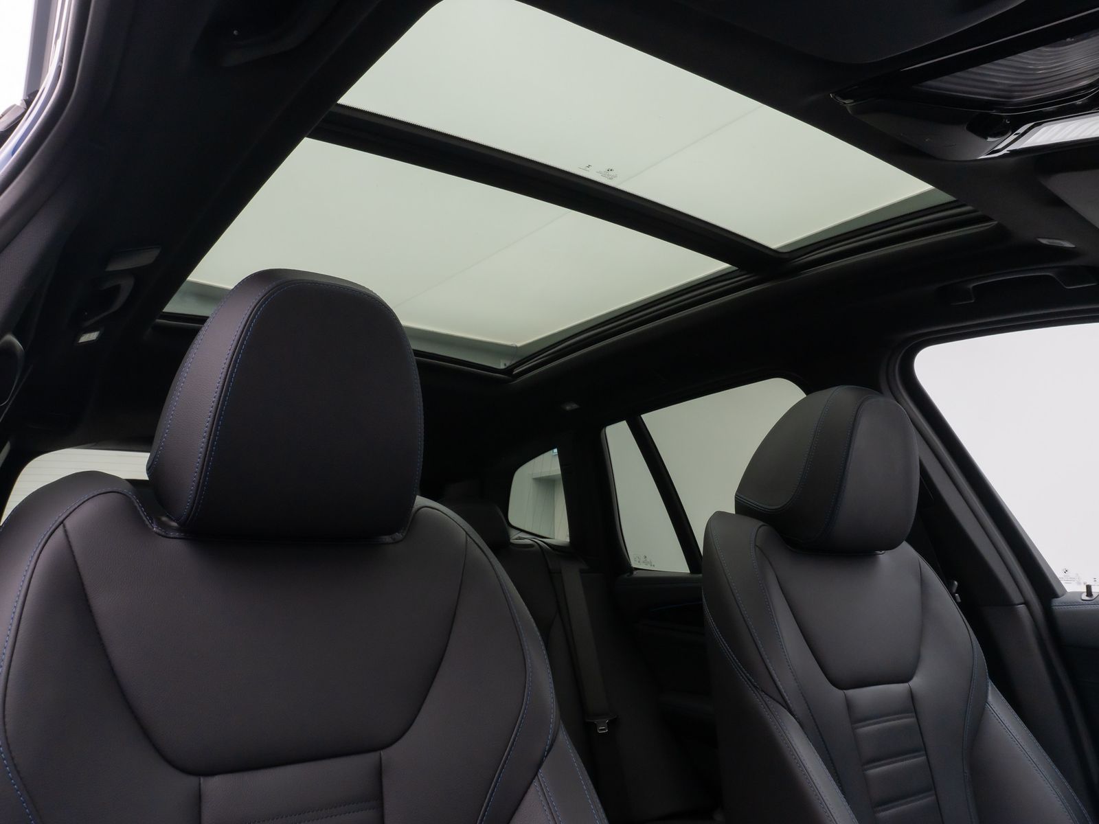 Fahrzeugabbildung BMW iX3 Impressive M Sport Pano 360°HUD DAB H/K 20"
