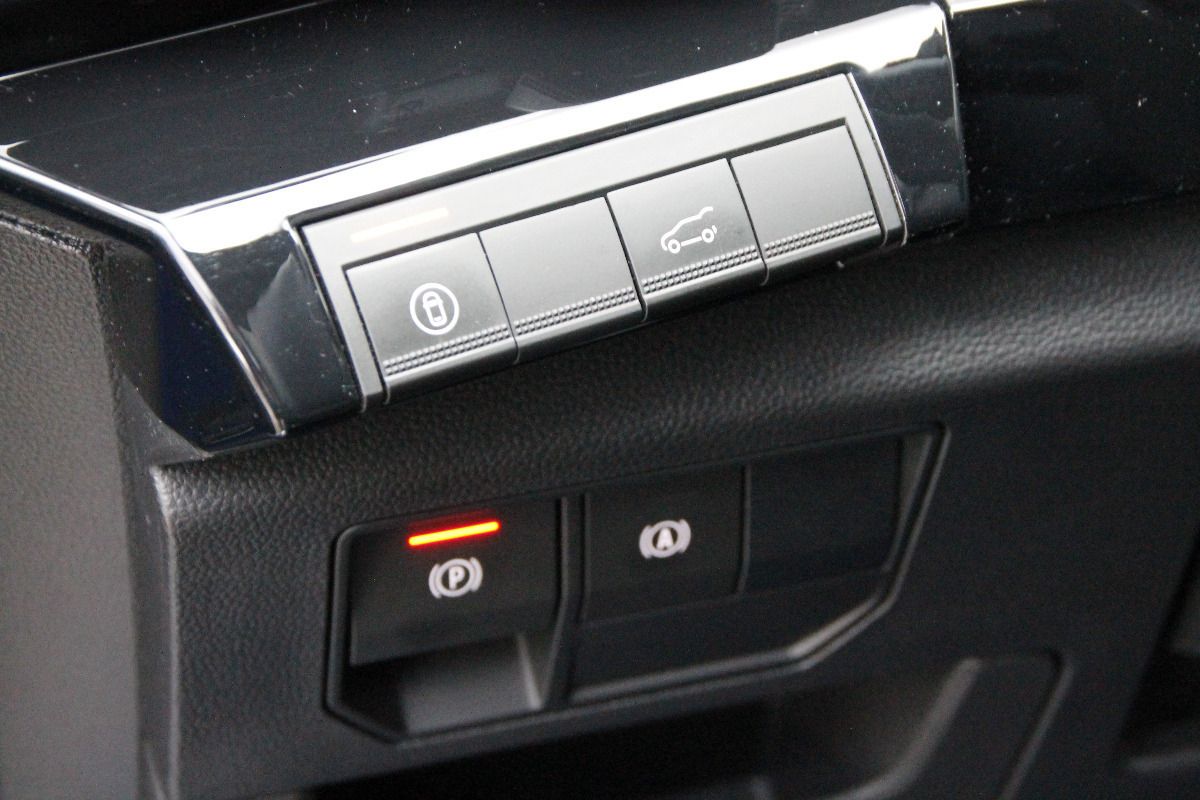 Fahrzeugabbildung Renault Rafale VI 1.2 E-TECH Hybr 200 Esprit Alp.7sz