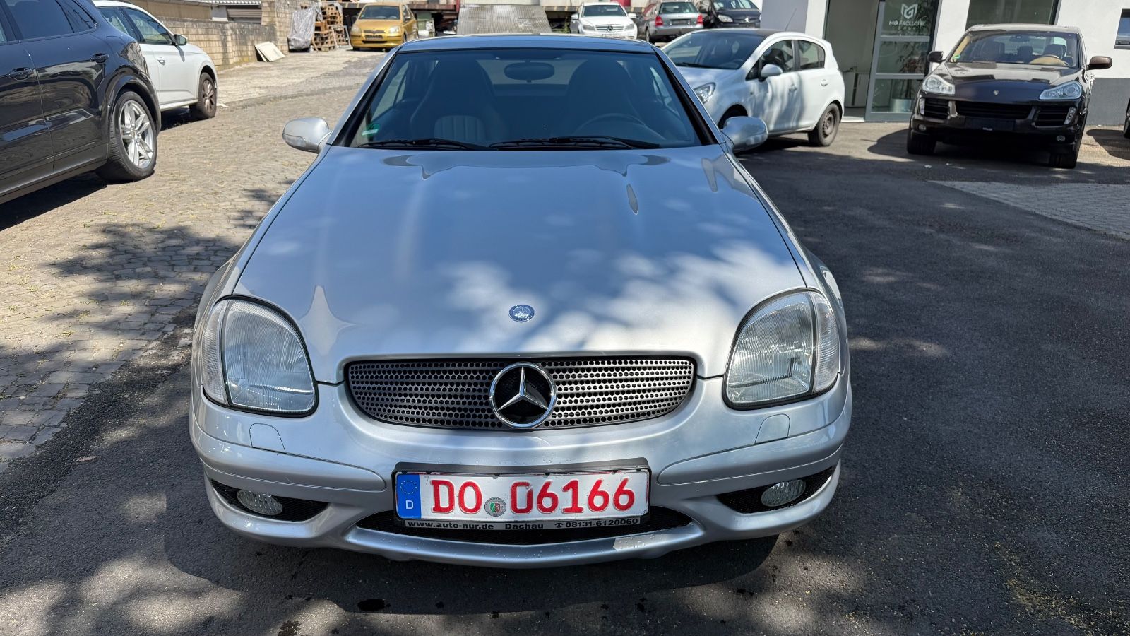 Fahrzeugabbildung Mercedes-Benz SLK 32 AMG Xenon Designo