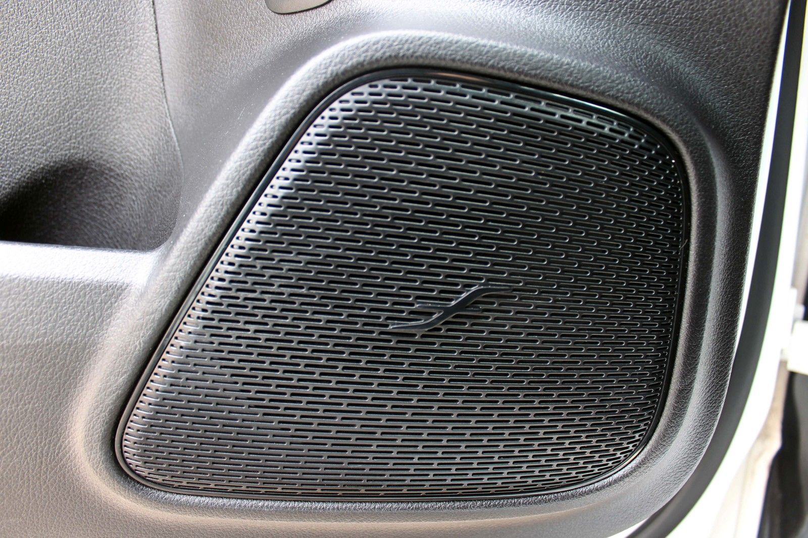 Fahrzeugabbildung Mercedes-Benz GLB 200d Style ACC AHK DAB NAV LED PDC SOUND BT