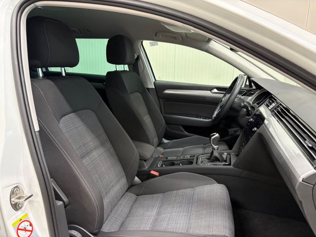 Passat Variant Business 1.5 TSI NAVI RFK LED ACC
