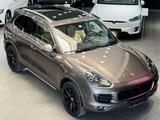 Porsche Cayenne *Bose*Panorama*SitzHz*SitzbeL.14Wegem.Si - Porsche in Köln
