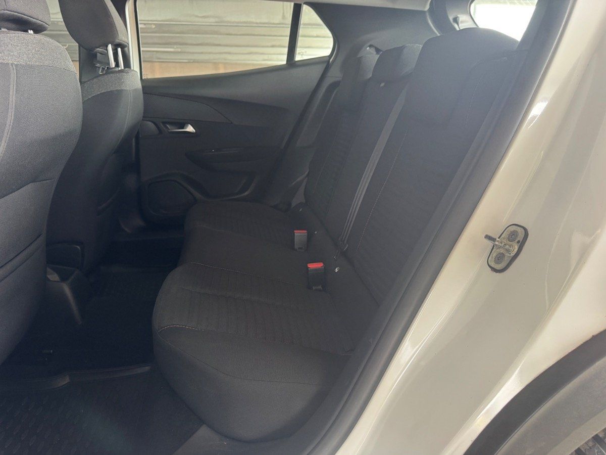 Peugeot 2008 - Bild 8