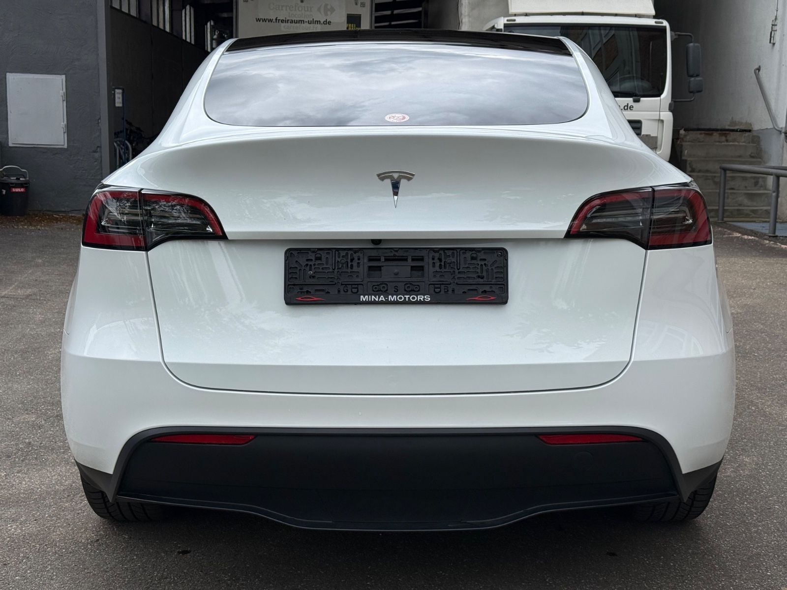 Tesla Model Y Basis RWD AHK Mwst. Garantie Finanz.4,69 foto 5