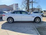 Jaguar XF Pure + Klima + 8 fach bereift - gebrauchte Jaguar XF aus dem Jahr 2016