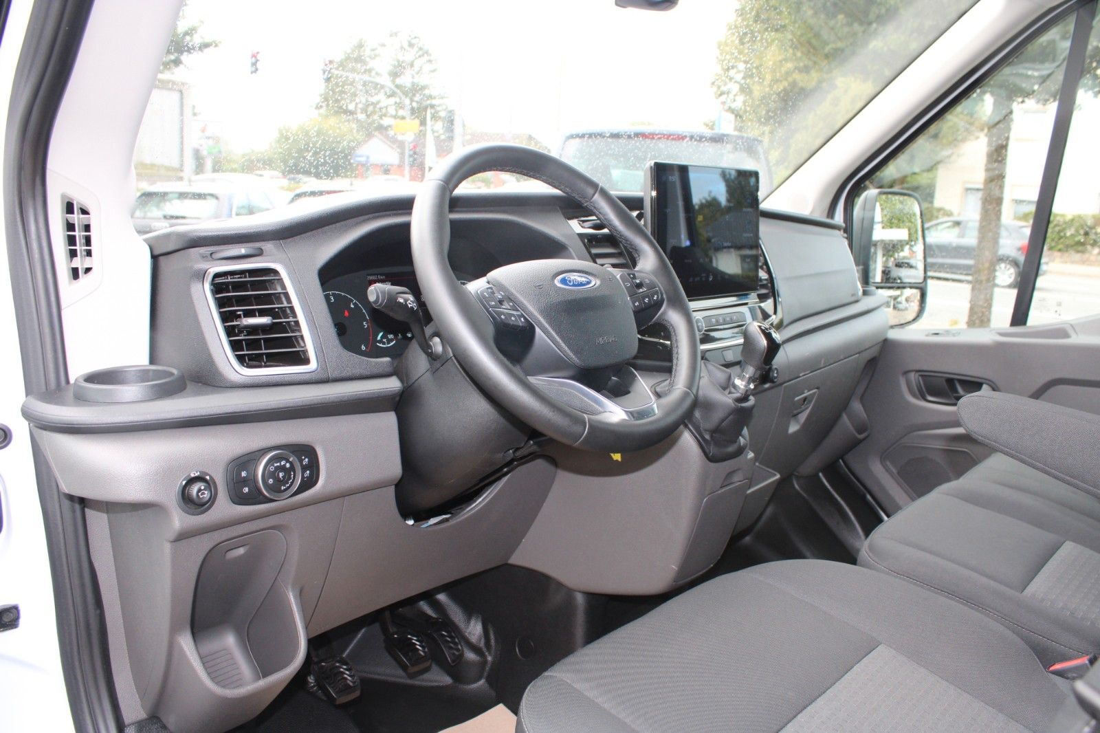 Fahrzeugabbildung Ford Transit 330 L2 H3 hoch TREND Kasten NAVI CAM ACC