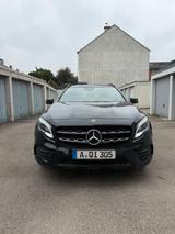 Mercedes-Benz GLA 220 d 4MATIC DCT PEAK Edition PEAK Edition - Mercedes-Benz GLA 220 von privat