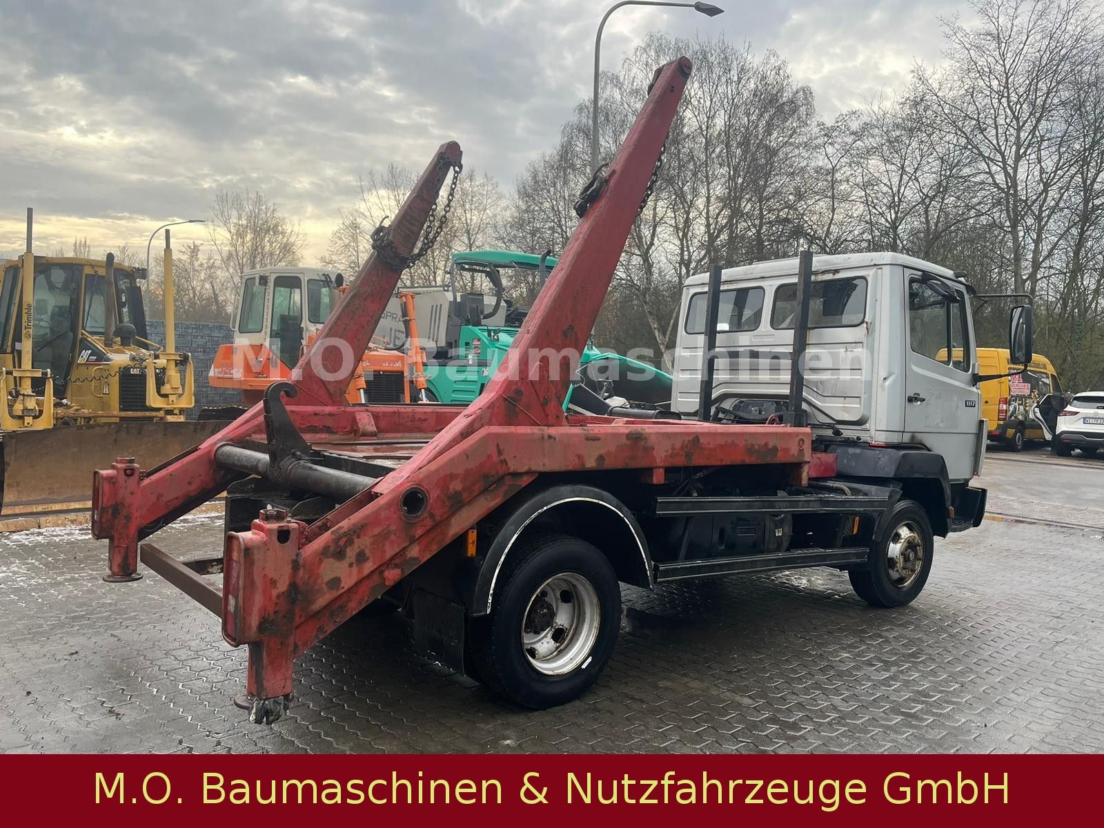 Fahrzeugabbildung Mercedes-Benz 817 K / Absetzkipper / 7,49 t / Euro 2 /