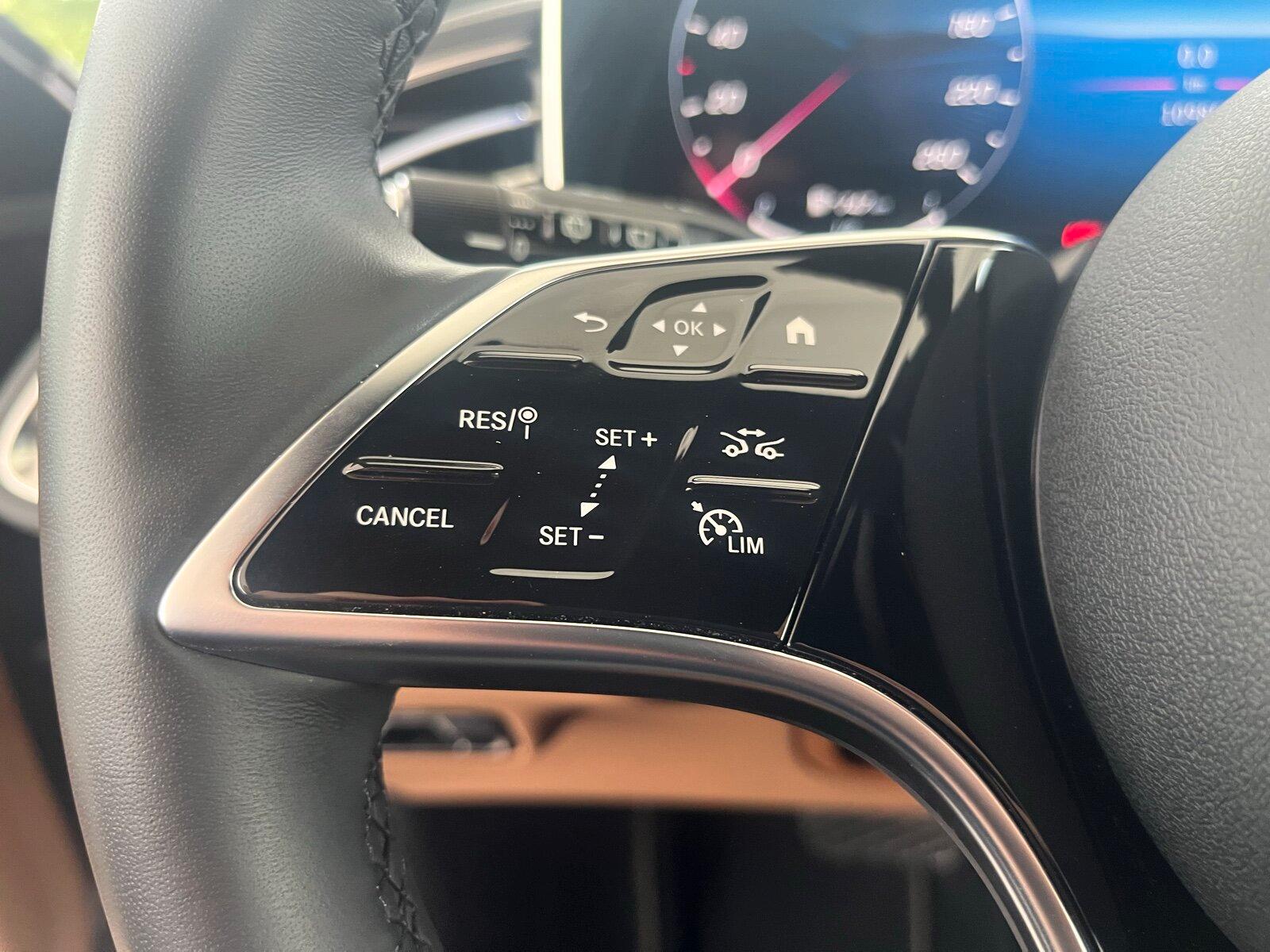 Mercedes-Benz E 220 d T AVANTGARDE/Distronic/Memory/Kamera/AHK