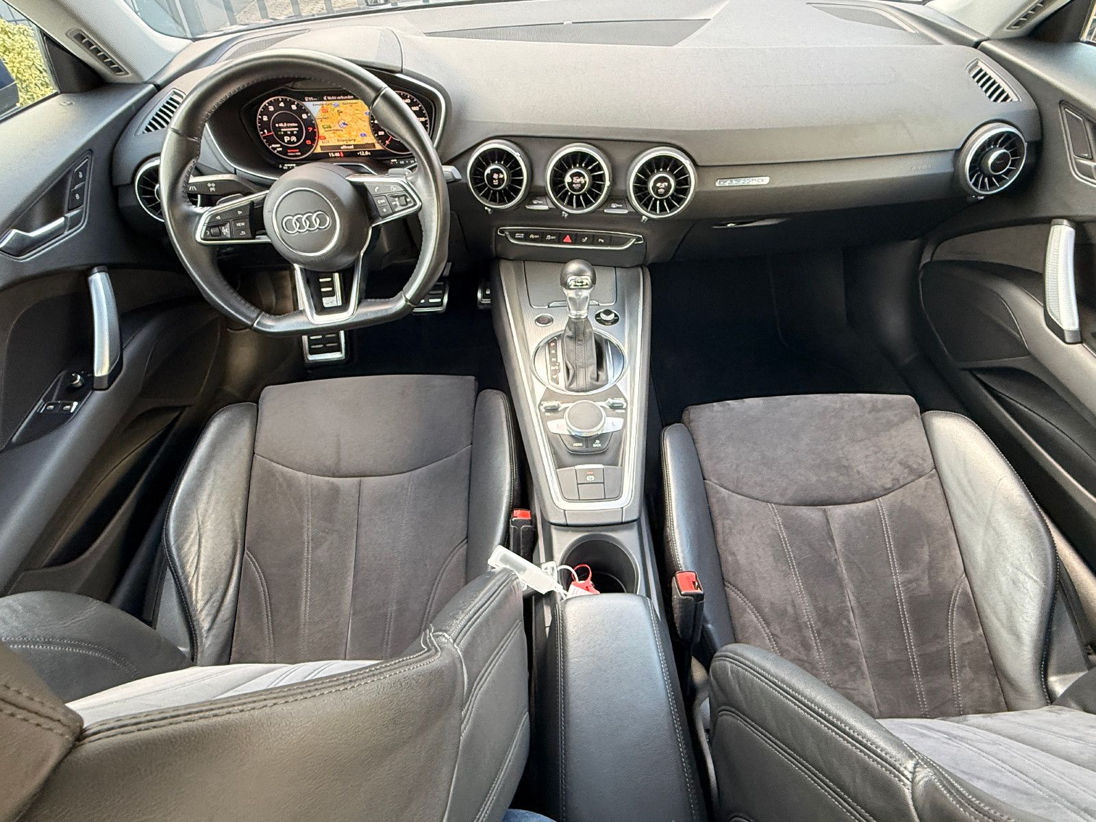 Fahrzeugabbildung Audi TT Coupe 2.0 TFSI Quattro /AUTOMATIK/NAVI/ALCANT