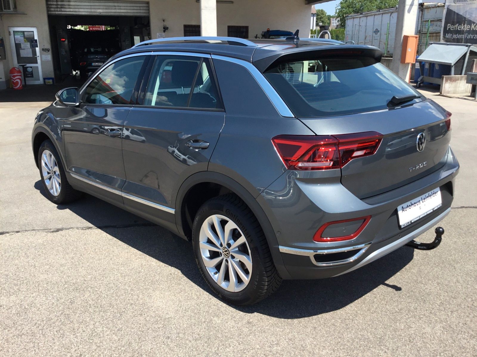 Fahrzeugabbildung Volkswagen T-Roc 1.5 TSI DSG Style+AHK+LED+ACC+17"+Kamera