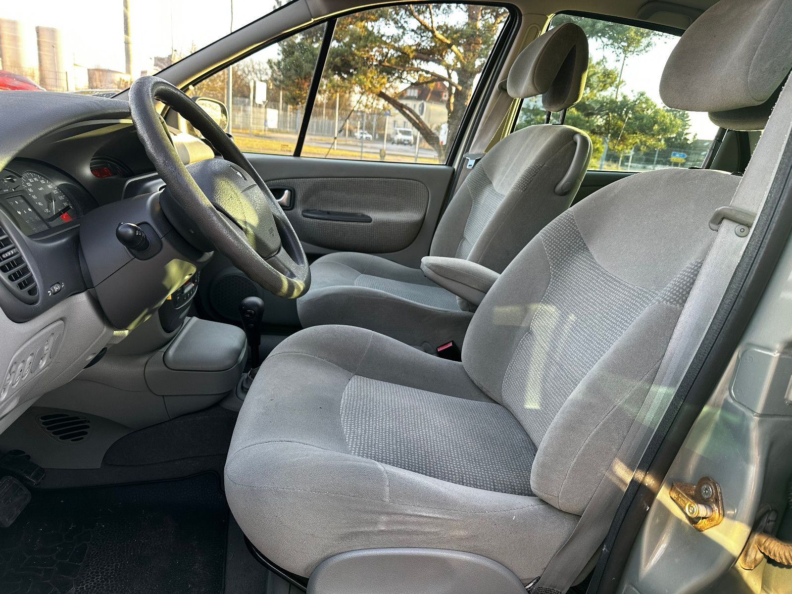 Fahrzeugabbildung Renault Scenic