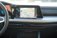 Fahrzeugabbildung Volkswagen Golf VIII Variant Life eTSI DSG Kamera ACC AHK!