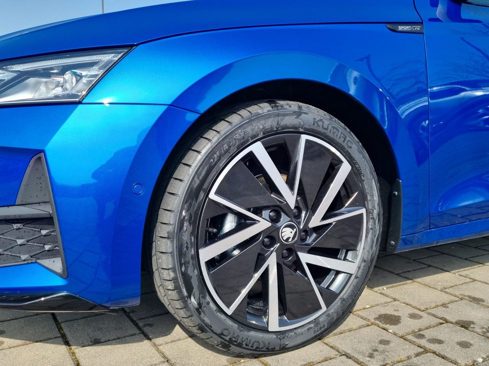 Fahrzeugabbildung SKODA Octavia Combi Sportline 2,0 TDI AHK CANTON
