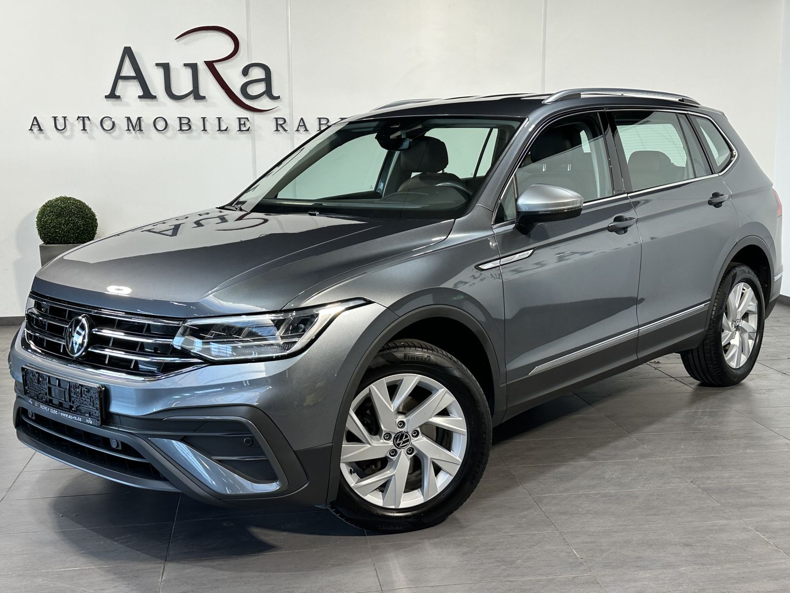 Fahrzeugabbildung Volkswagen Tiguan Allspace 2.0 TDI 4M DSG Life NAV+LED+AHK