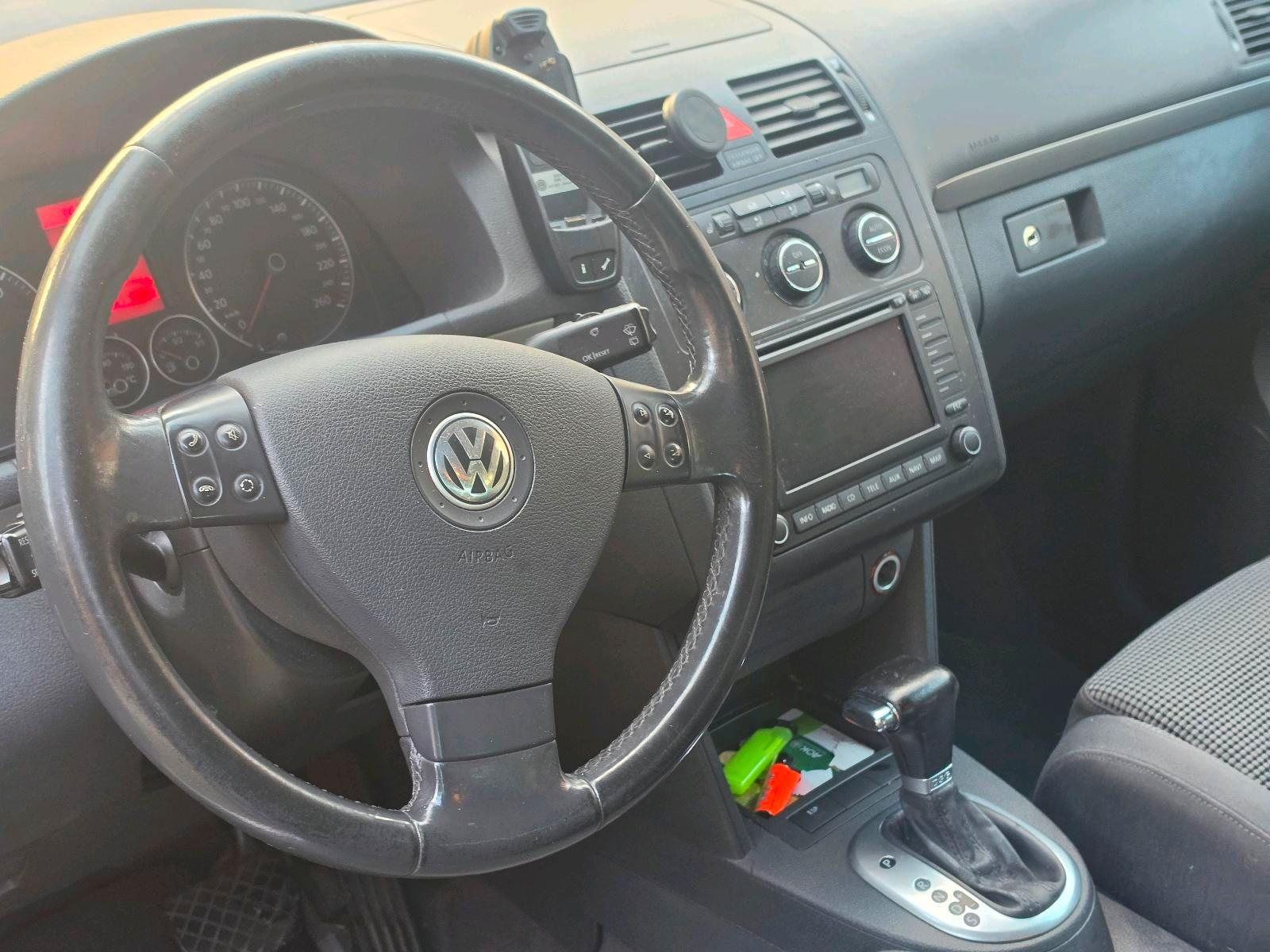 Volkswagen Touran 2004 — photo 10