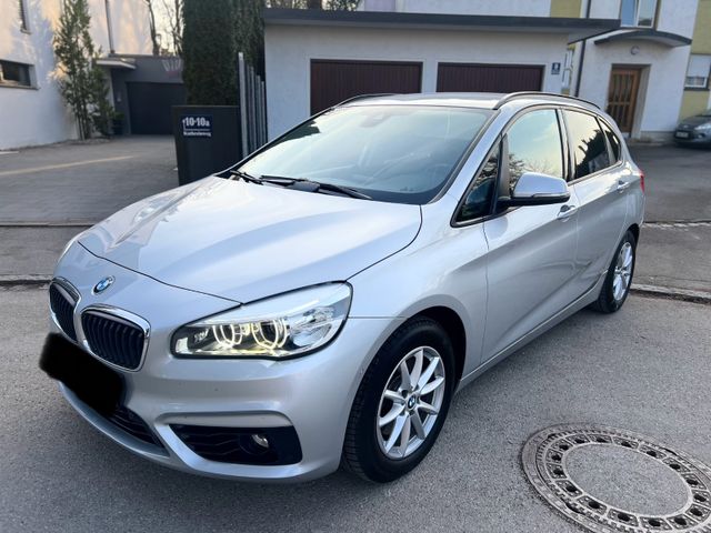 BMW 220 XDrive ActiveTourer Sport Automatik Navi LED