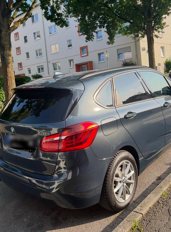 BMW 218