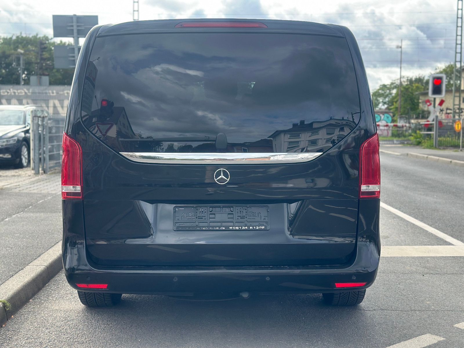 Fahrzeugabbildung Mercedes-Benz V 250d 4MATIC AVANTGARDE*AHK+EXTRA LANG