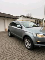 Audi audi q7 in einem guten zustand mit paar ge... - Audi Q7 in Freiburg