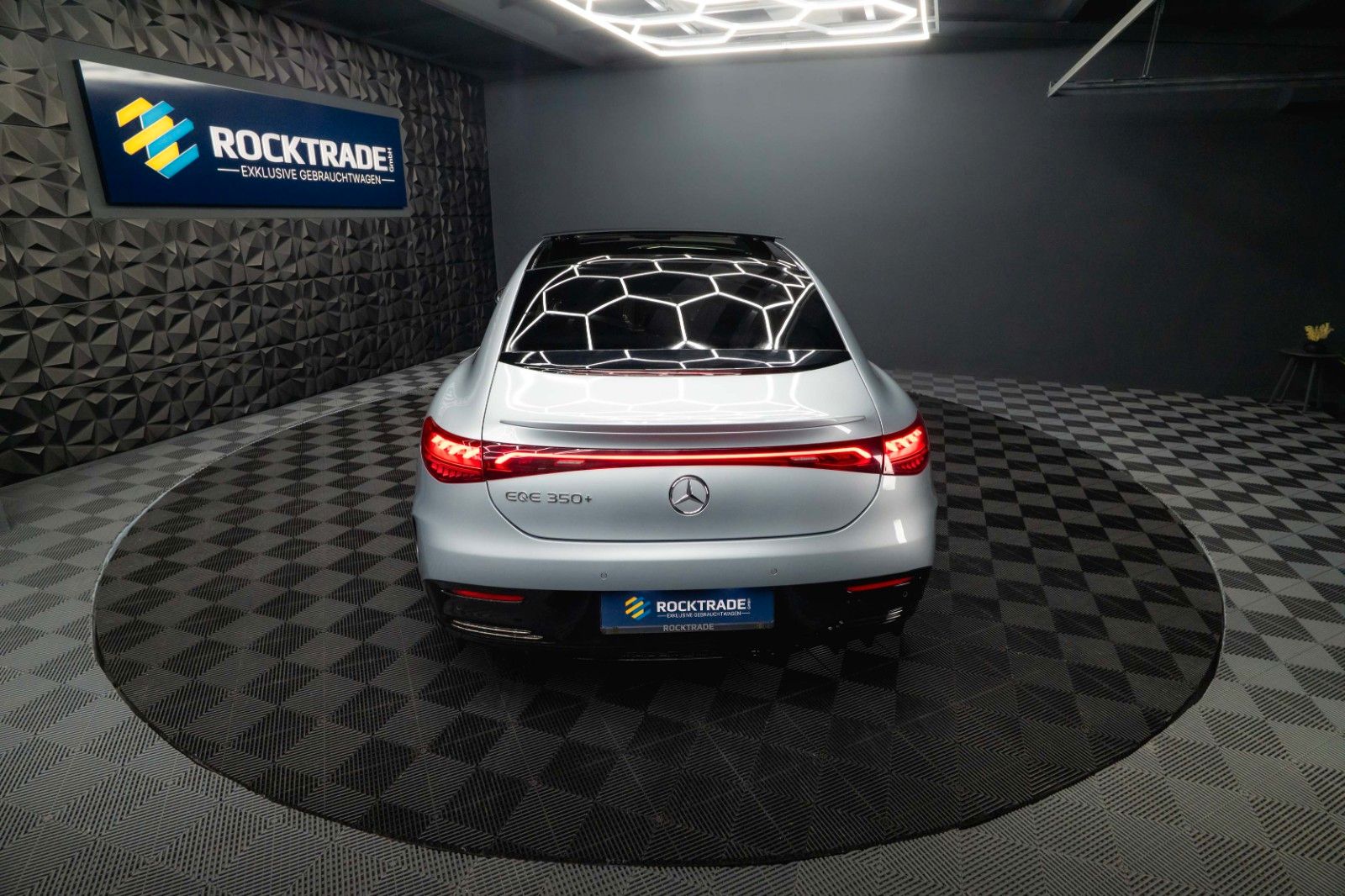 Fahrzeugabbildung Mercedes-Benz EQE 350+ AMG Night | Batterie NEU 100% | Pano
