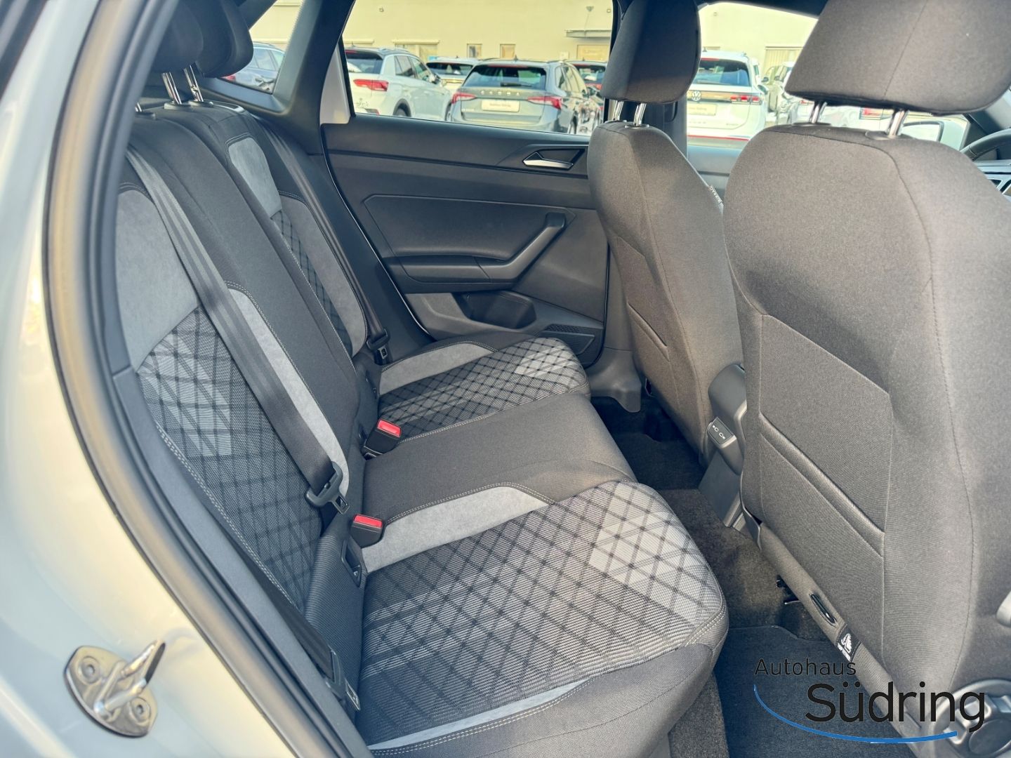 Polo 1,0 TSI DSG R-Line ACC AppConnect Rückfk.