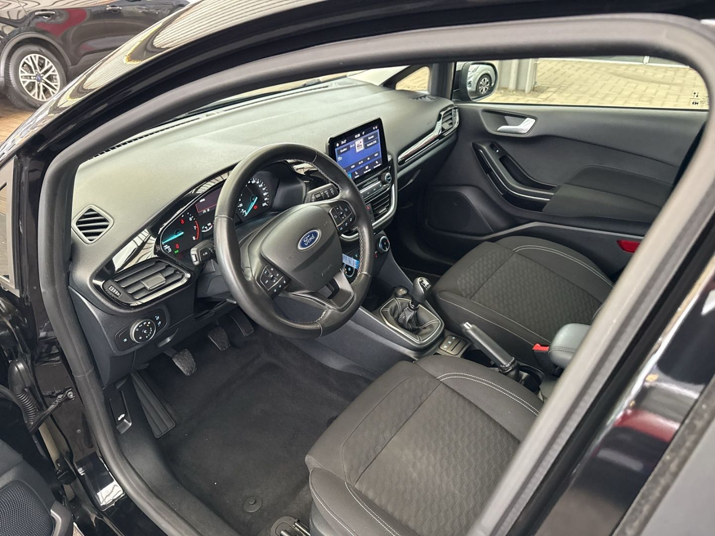 Fahrzeugabbildung Ford Fiesta Titanium 1.0 Mild Hybrid Winterpaket