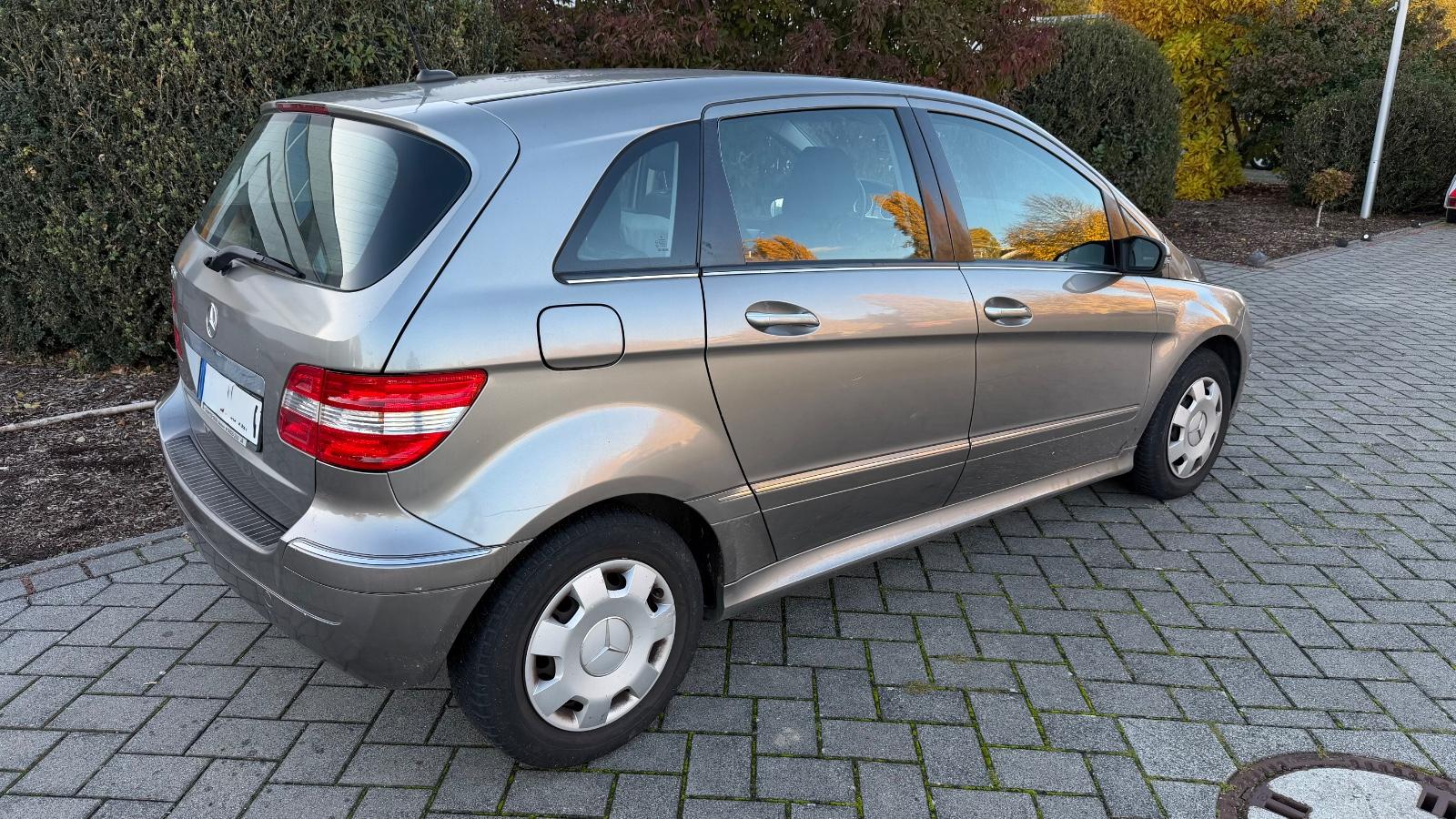 Mercedes-Benz B170 2005 — interior