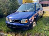 Nissan micra k11 - Nissan Micra K11 mit Benzin-Antrieb