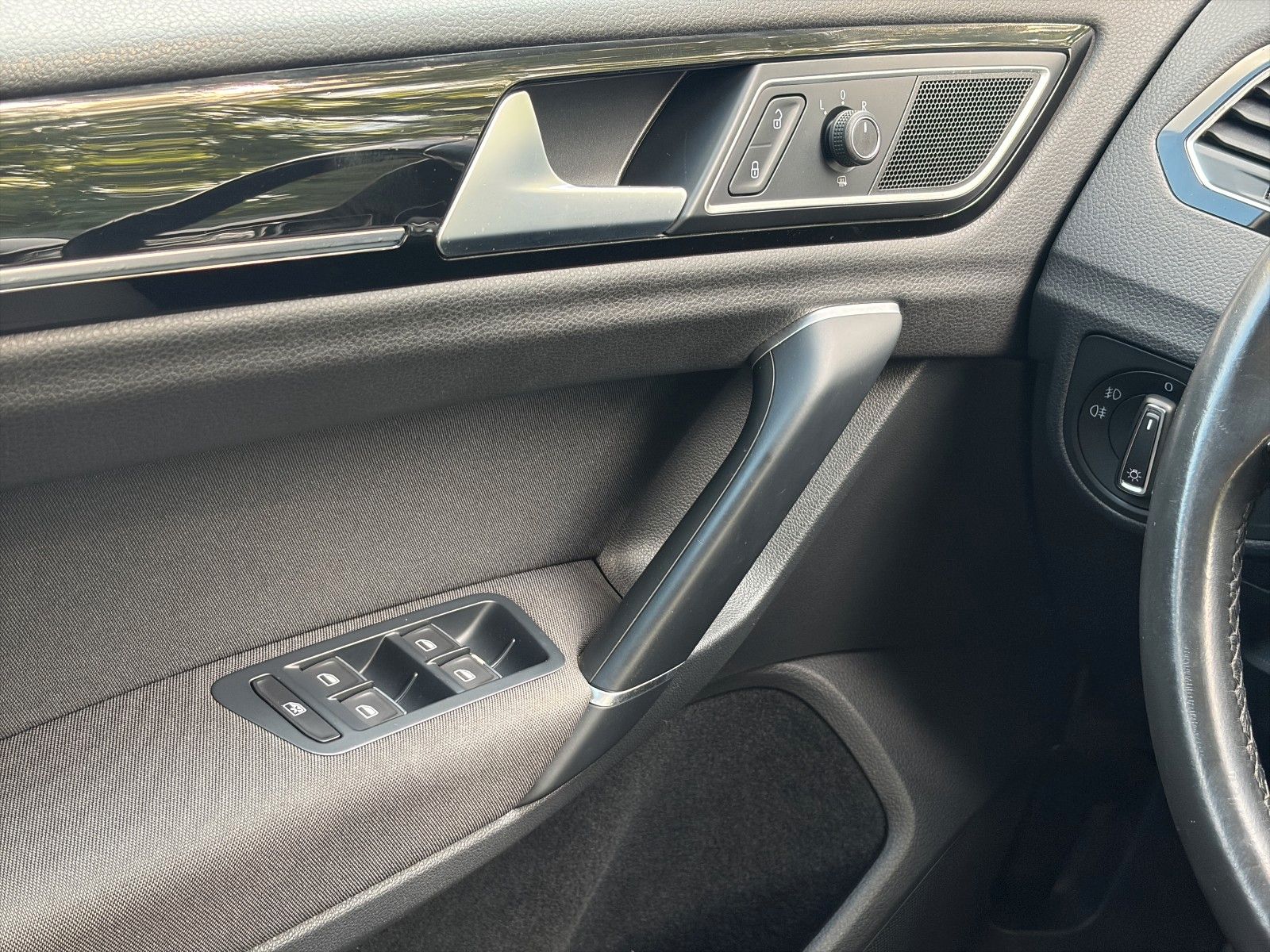 Fahrzeugabbildung Volkswagen Golf Sportsvan Highline*DSG*AHK*Xenon*Alcantara*