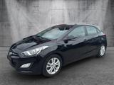 Hyundai i30 1.6 Navigation/Sitzheizung/RückfKam./Alu - gebrauchte Hyundai i30 aus dem Jahr 2015