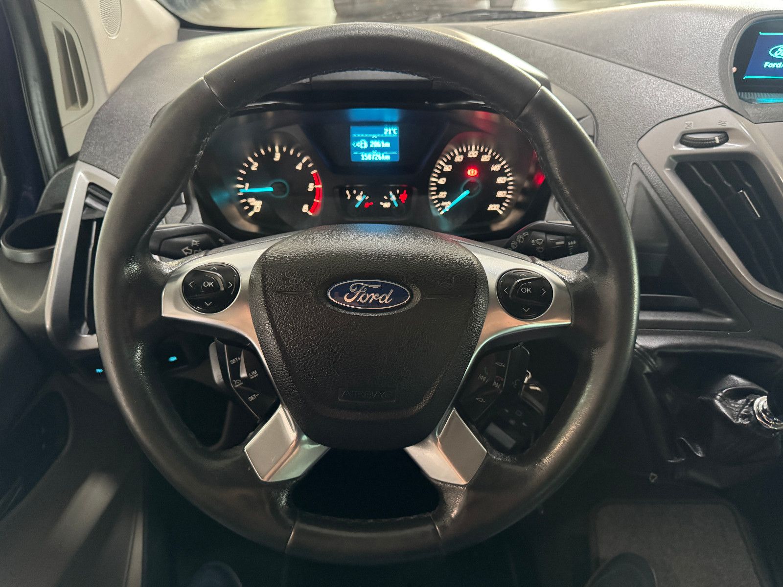 Fahrzeugabbildung Ford TOURNEO CUSTOM 2.2 TDCI WESTFALIA EUROLINE STHD