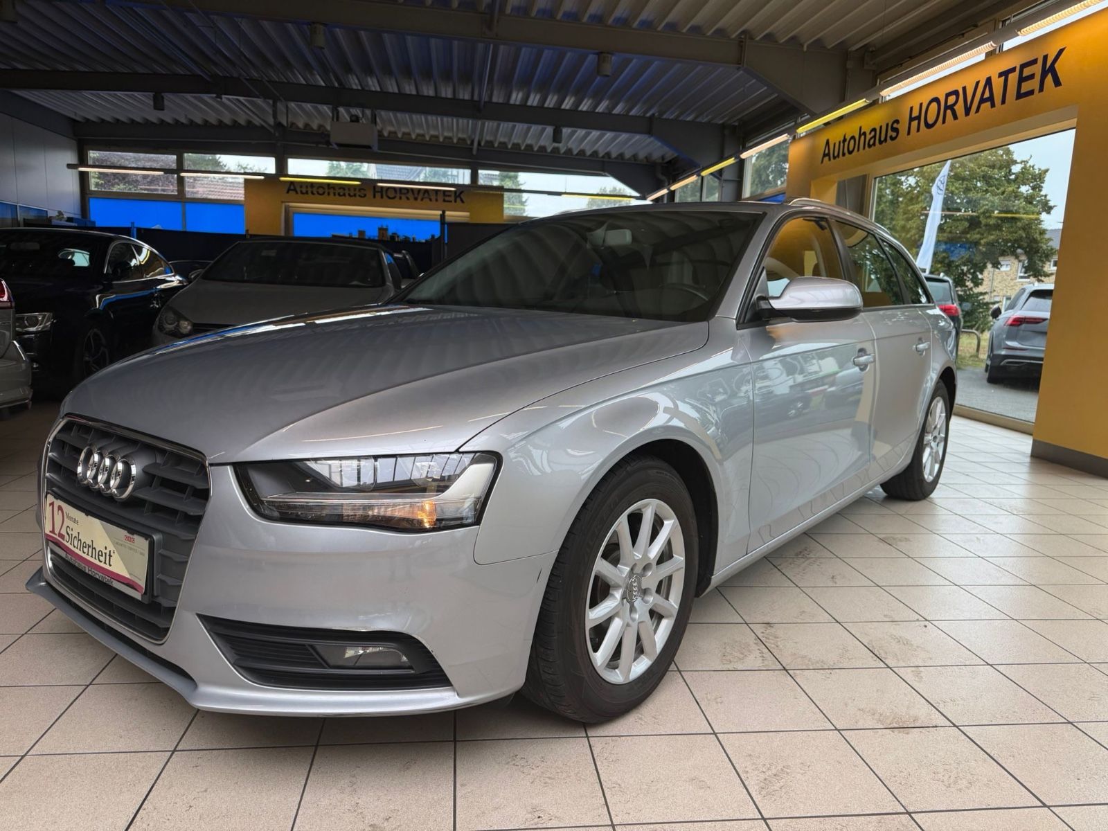 Audi A4 - 1