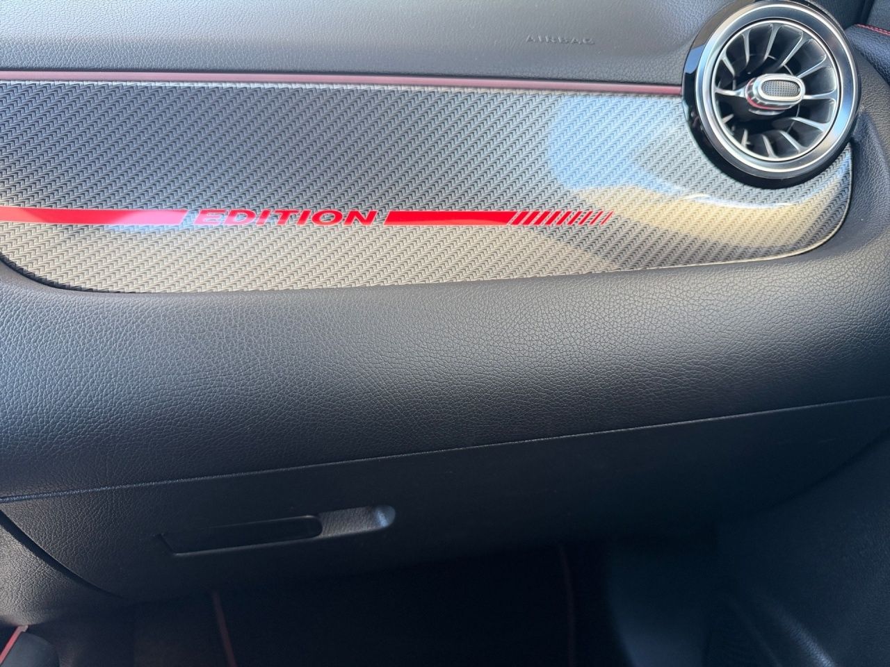 Fahrzeugabbildung Mercedes-Benz GLA 200 AMG+PANO+KEYLESS+CARPL+EL.HECKKL+LED+KAM