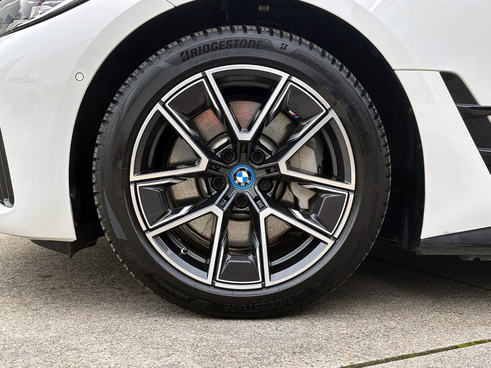 Fahrzeugabbildung BMW i4 eDrive40 Gran Coupe M-Sport LED AHK KAM ACC